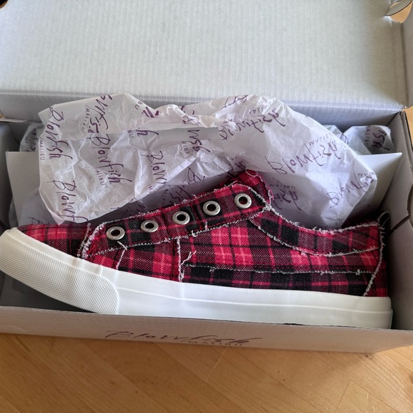 Blowfish play red Grand Canyon plaid - Picture 3 of 3